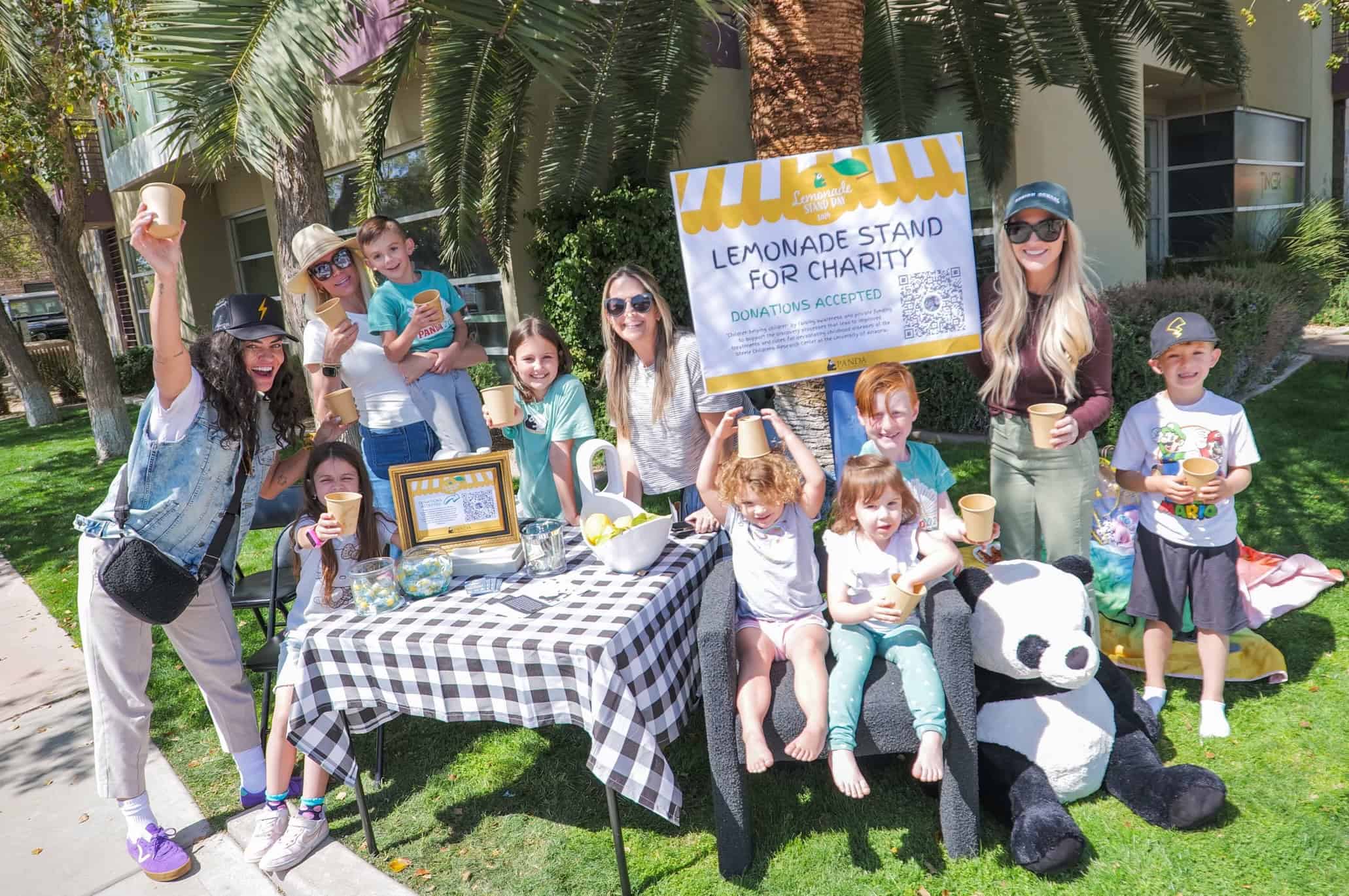 kids at a lemonade stand